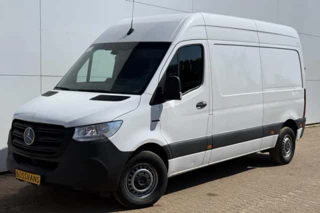 Mercedes-Benz eSprinter (2022) thumbnail 1