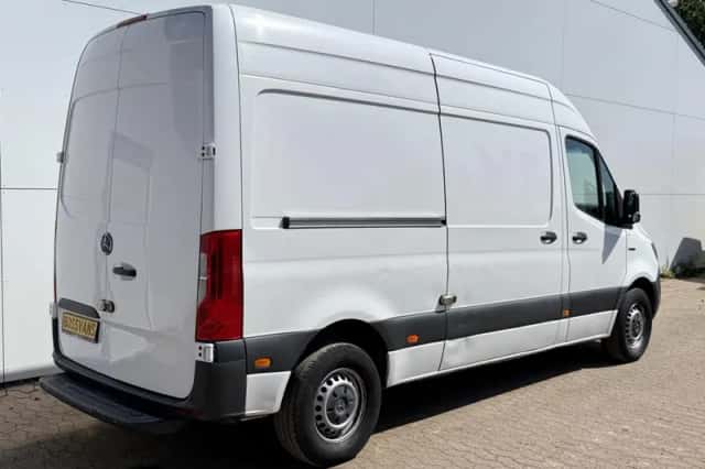 Mercedes-Benz eSprinter (2022) thumbnail 4