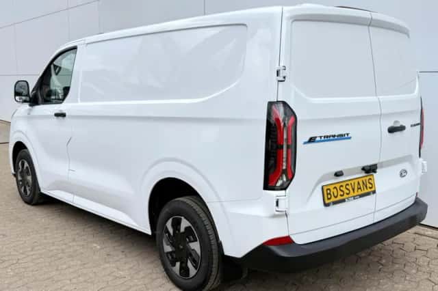 Ford E transit custom (2026) thumbnail 2