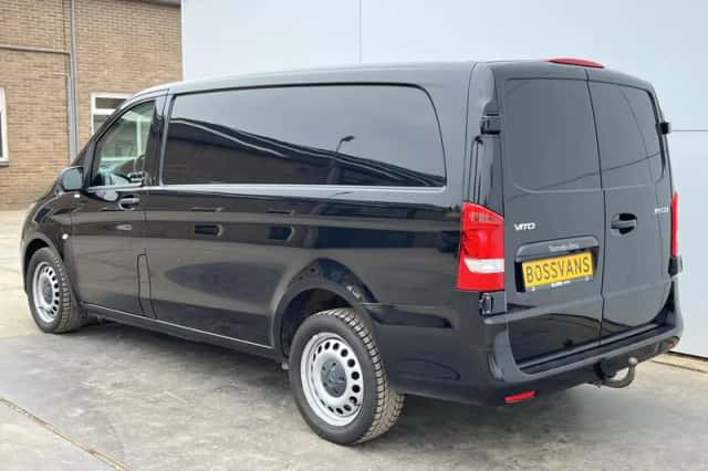 Mercedes-Benz Vito (2022) thumbnail 2