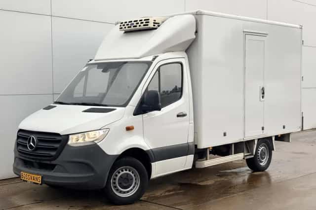 Mercedes-Benz Sprinter (2023) thumbnail 1