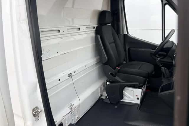 Mercedes-Benz Sprinter (2023) thumbnail 6