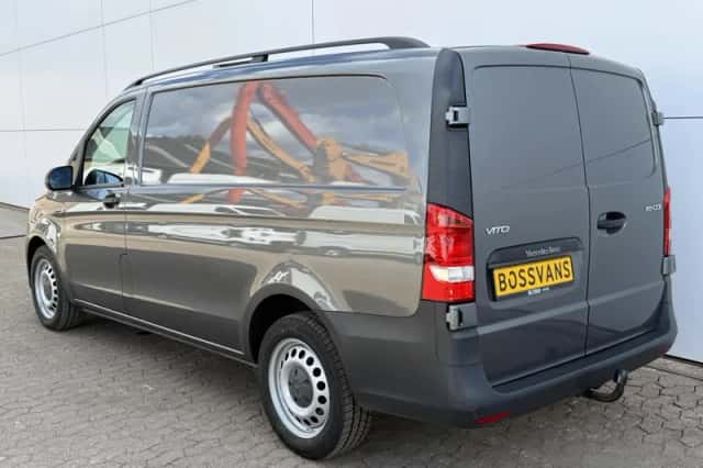 Mercedes-Benz Vito (2020) thumbnail 2