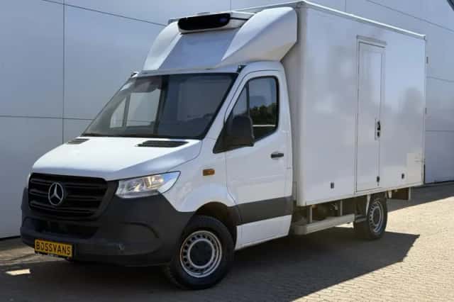 Mercedes-Benz Sprinter (2023) thumbnail 1