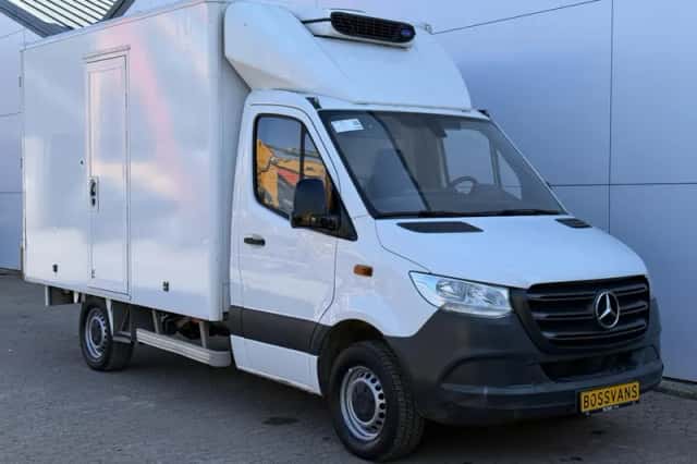 Mercedes-Benz Sprinter (2023) thumbnail 4