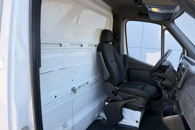 Mercedes-Benz Sprinter (2023) thumbnail 6