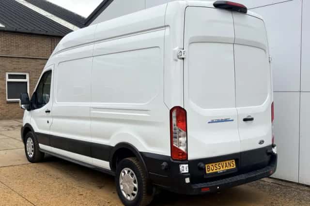 Ford E-Transit (2022) thumbnail 3