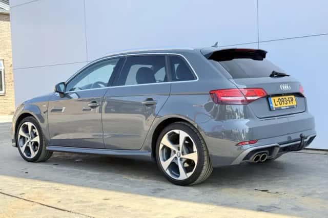 Audi A3 (2018) thumbnail 2