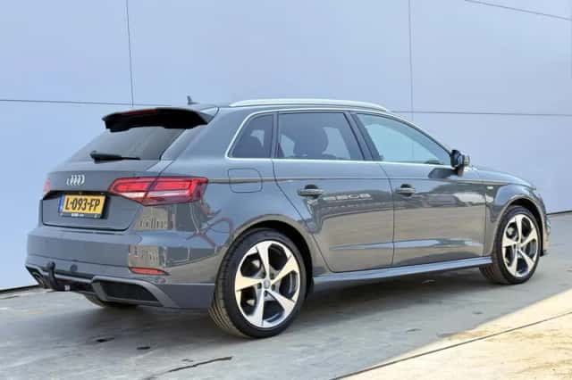 Audi A3 (2018) thumbnail 3