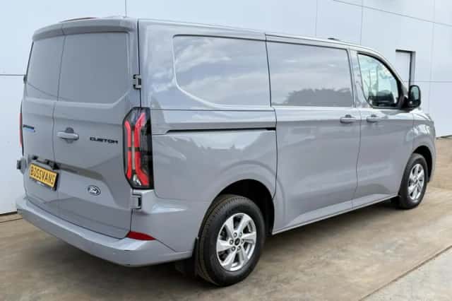 Ford E-Transit Custom (2025) thumbnail 3