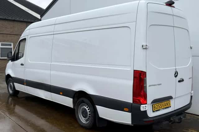 Mercedes-Benz Sprinter (2022) thumbnail 2
