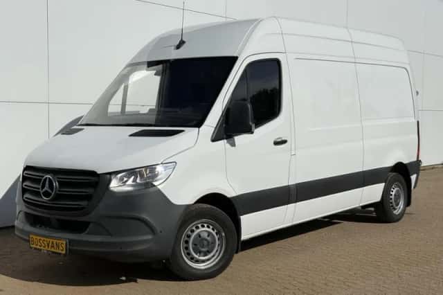 Mercedes-Benz Sprinter (2022) thumbnail 1