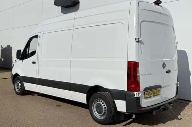 Mercedes-Benz Sprinter (2022) thumbnail 2
