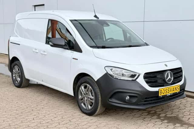Mercedes-Benz pro (2026) thumbnail 5
