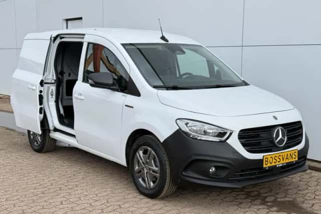 Mercedes-Benz pro (2026) thumbnail 6
