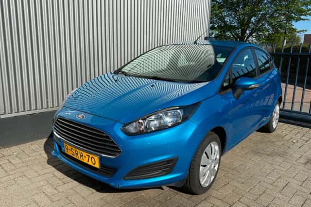 Ford Fiesta (2013) thumbnail 1