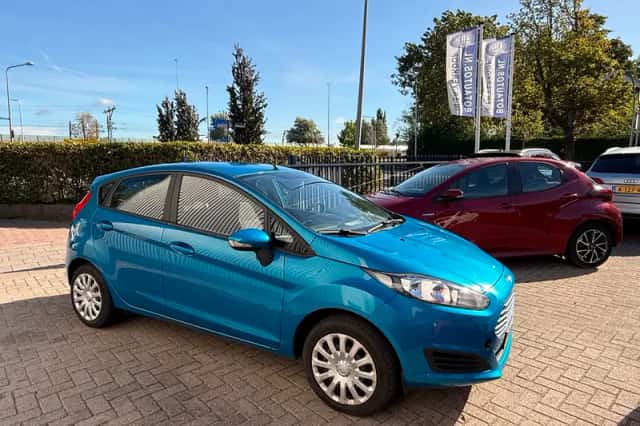 Ford Fiesta (2013) thumbnail 2