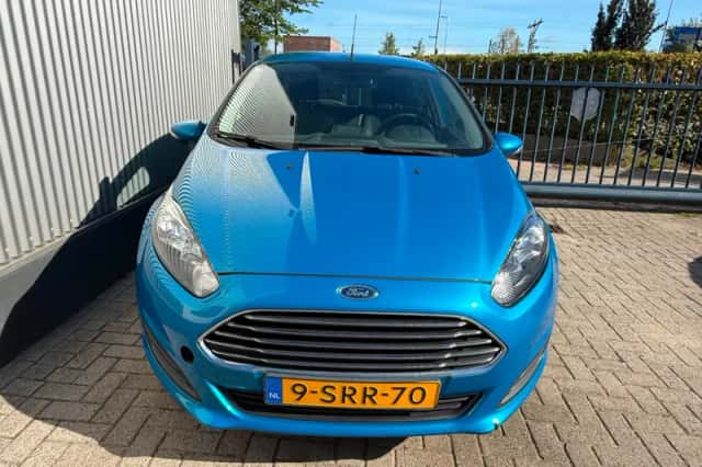 Ford Fiesta (2013) thumbnail 6