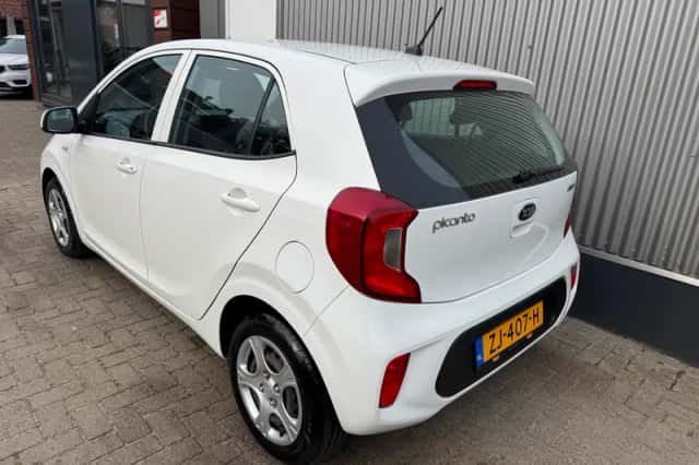 Kia Picanto (2019) thumbnail 5
