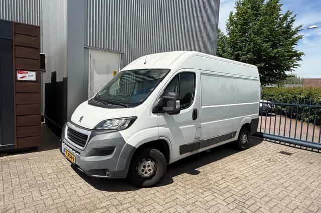 Peugeot Boxer (2014) thumbnail 2