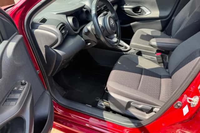 Toyota Yaris (2021) thumbnail 5