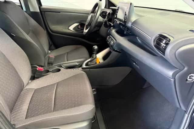 Toyota Yaris (2021) thumbnail 4