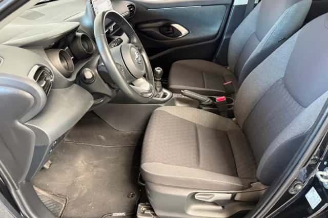 Toyota Yaris (2021) thumbnail 5