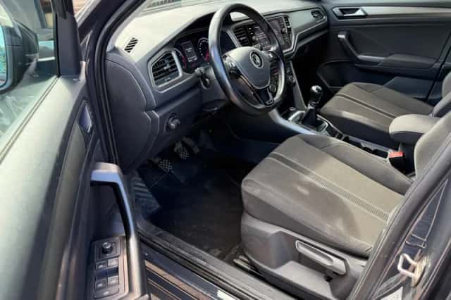 Volkswagen T-Roc (2021) thumbnail 6