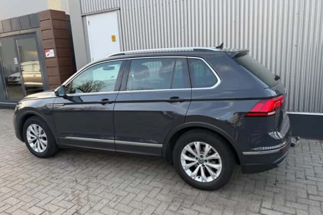 Volkswagen Tiguan (2021) thumbnail 5