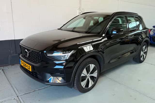Volvo XC40 (2023) thumbnail 1
