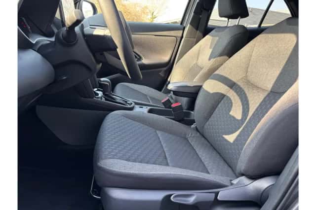 Toyota Yaris Cross (2025) thumbnail 6