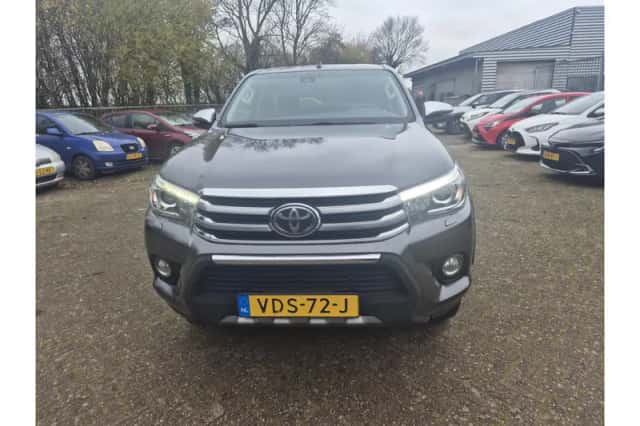 Toyota Hilux (2019) thumbnail 5