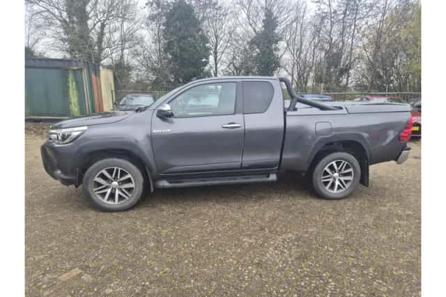 Toyota Hilux (2019) thumbnail 6