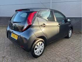 Toyota Aygo (2020) thumbnail 2