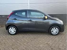 Toyota Aygo (2020) thumbnail 5
