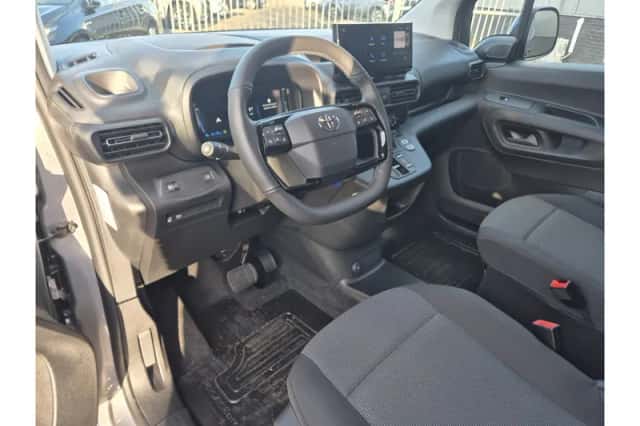Toyota Proace (2024) thumbnail 2