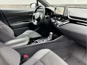 Toyota C-HR (2023) thumbnail 17