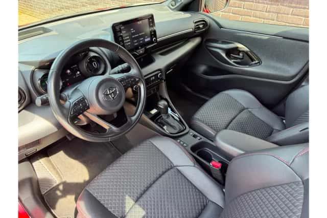 Toyota Yaris (2020) thumbnail 4
