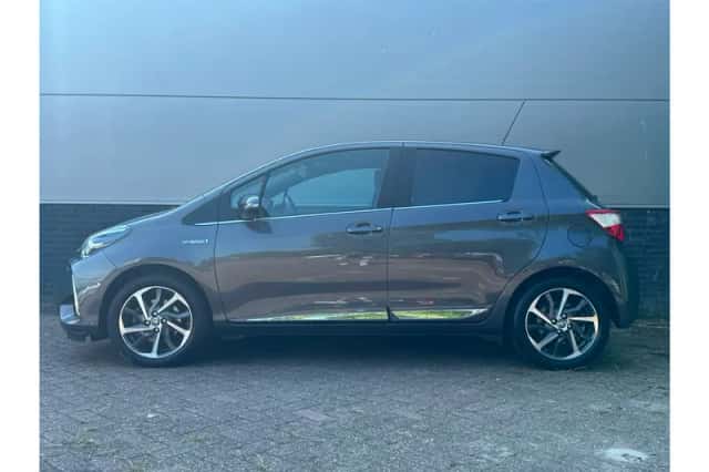 Toyota Yaris (2018) thumbnail 2