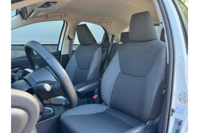 Toyota Yaris (2023) thumbnail 4