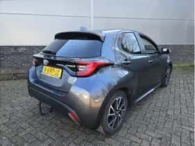 Toyota Yaris (2022) thumbnail 2