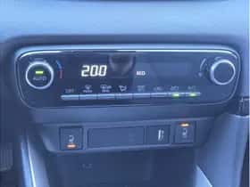 Toyota Yaris thumbnail 10