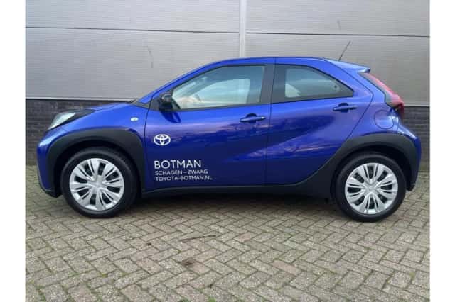 Toyota Aygo X (2024) thumbnail 2