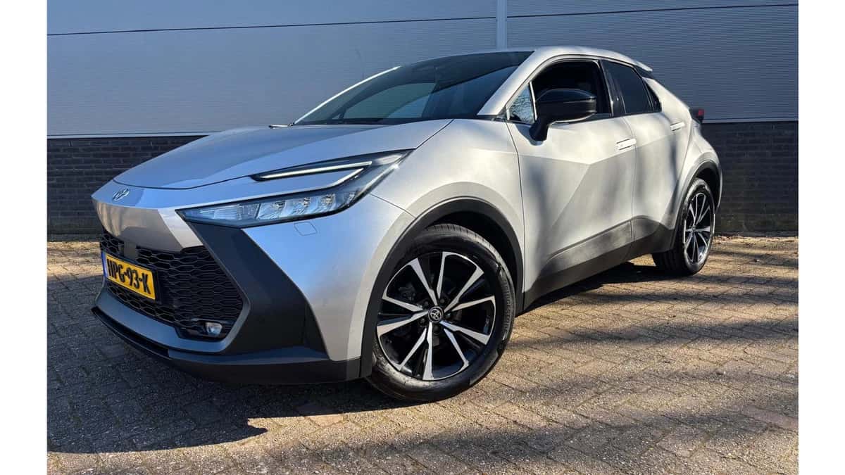Toyota C-HR (2024) — foto 1