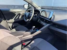Toyota C-HR (2024) thumbnail 15
