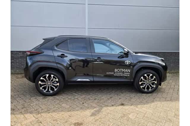 Toyota Yaris Cross (2025) thumbnail 6