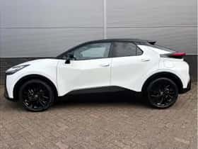Toyota C-HR (2024) thumbnail 2
