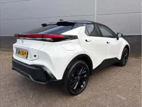 Toyota C-HR (2024) thumbnail 16
