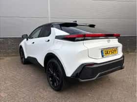Toyota C-HR (2024) thumbnail 5