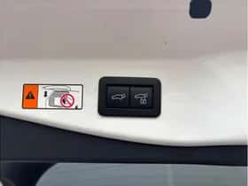 Toyota C-HR (2024) thumbnail 8